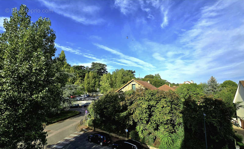 Appartement à FONTENAY-LE-FLEURY