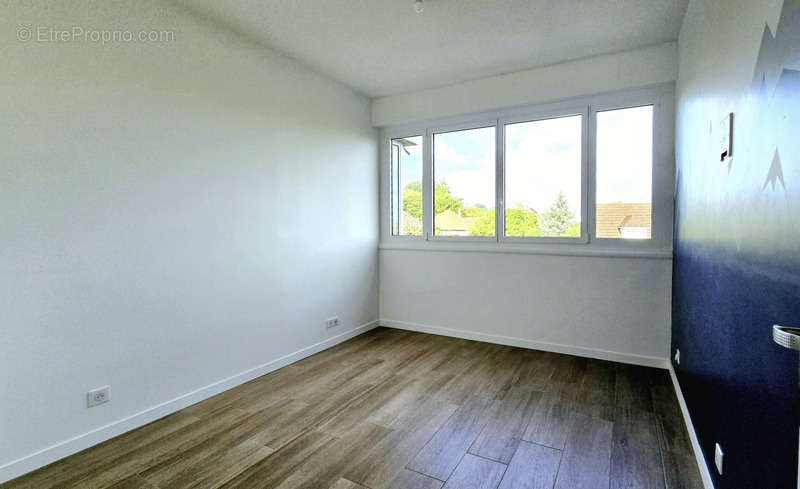 Appartement à FONTENAY-LE-FLEURY