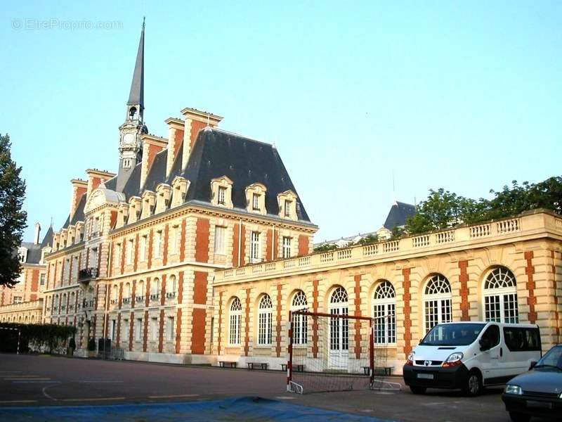 Appartement à NEUILLY-SUR-SEINE