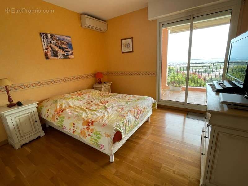 Appartement à MANDELIEU-LA-NAPOULE