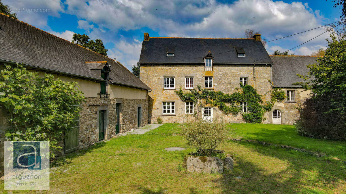 Maison à MERDRIGNAC