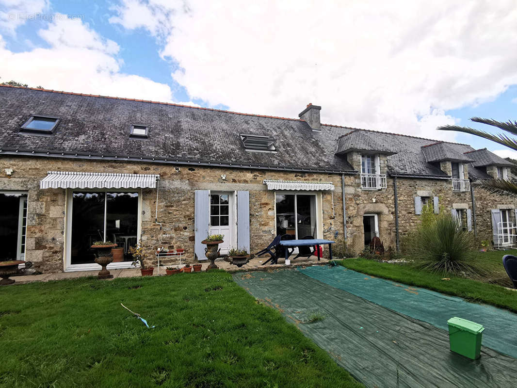 Maison à CLEGUER