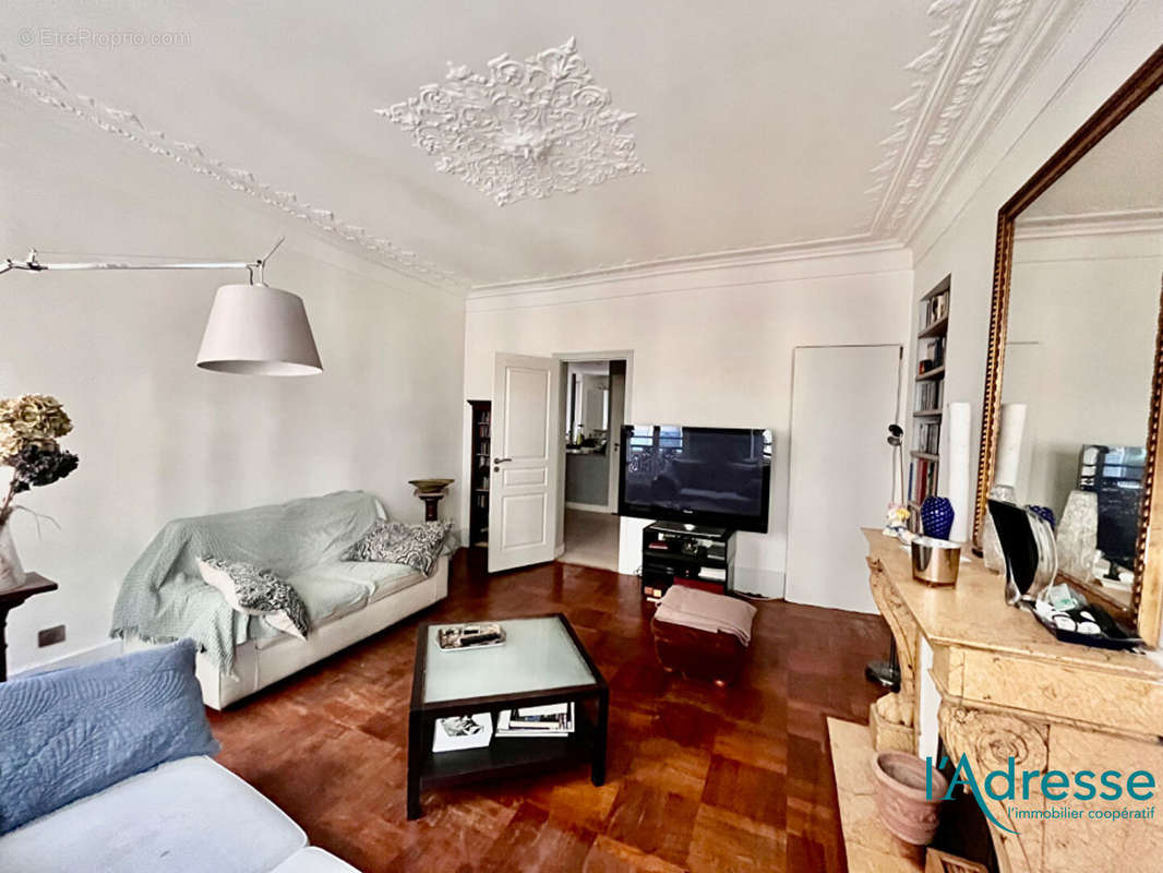 Appartement à PARIS-11E