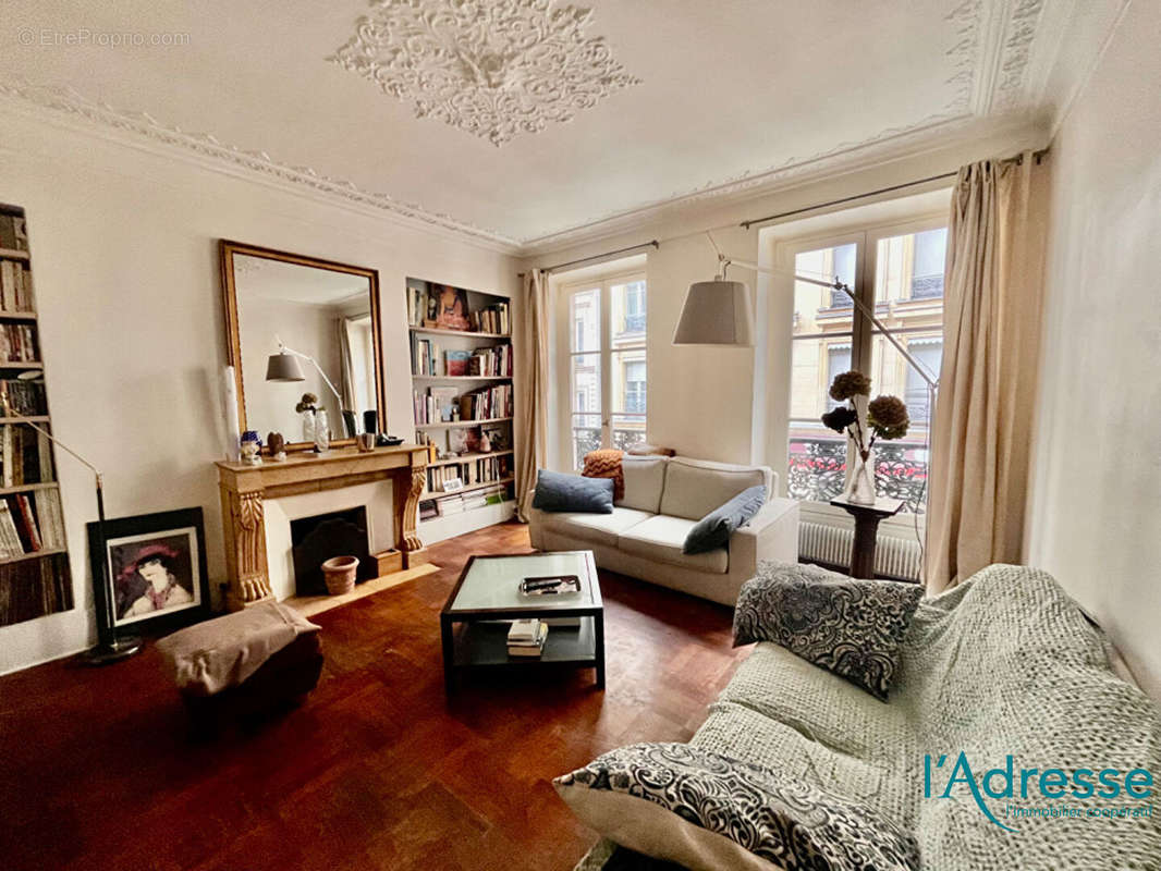 Appartement à PARIS-11E