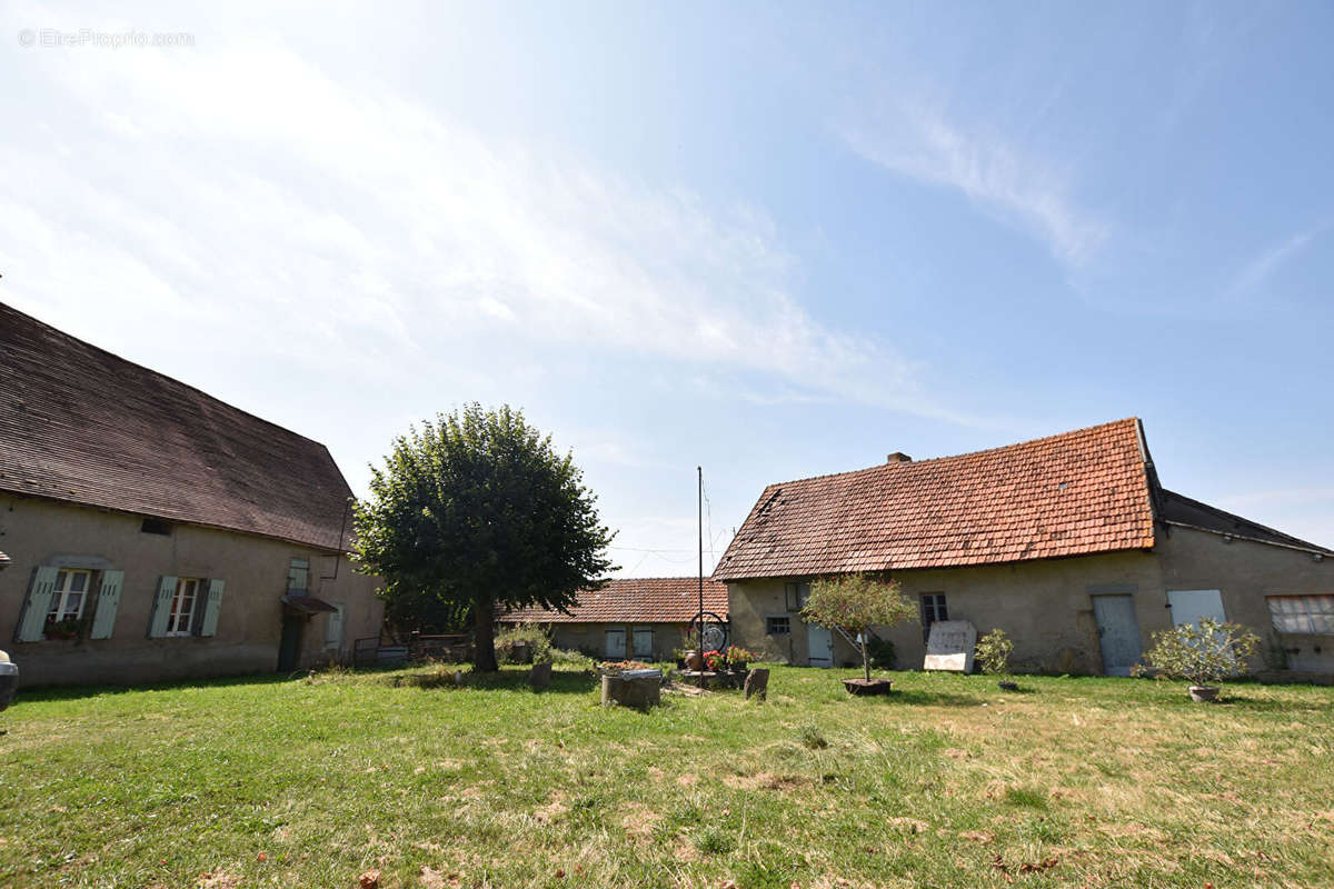 Maison à LE DONJON