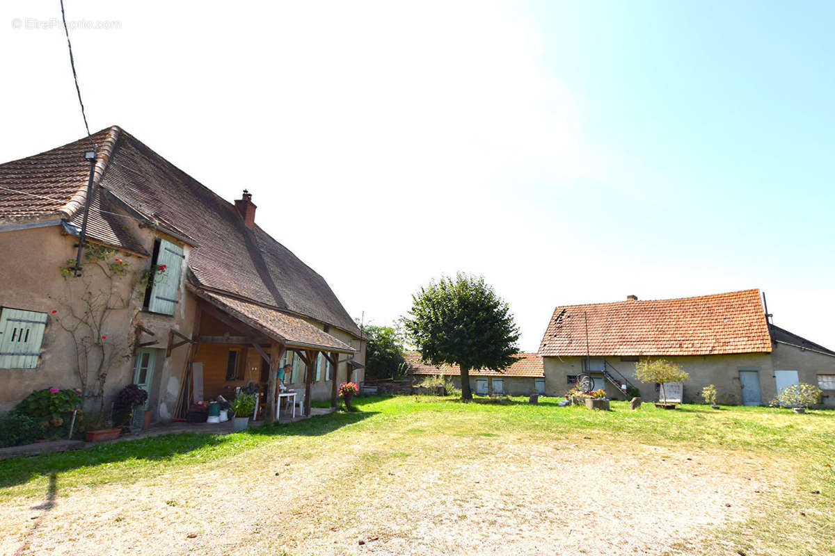 Maison à LE DONJON