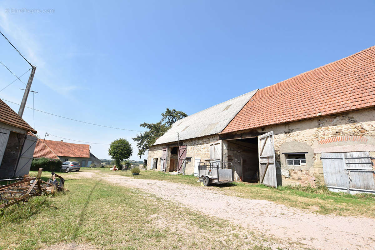 Maison à LE DONJON