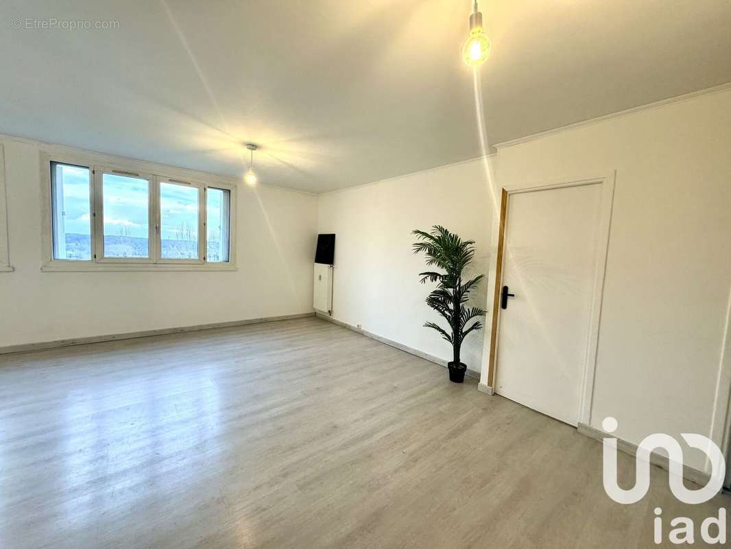 Photo 3 - Appartement à SAINT-GERMAIN-LES-ARPAJON