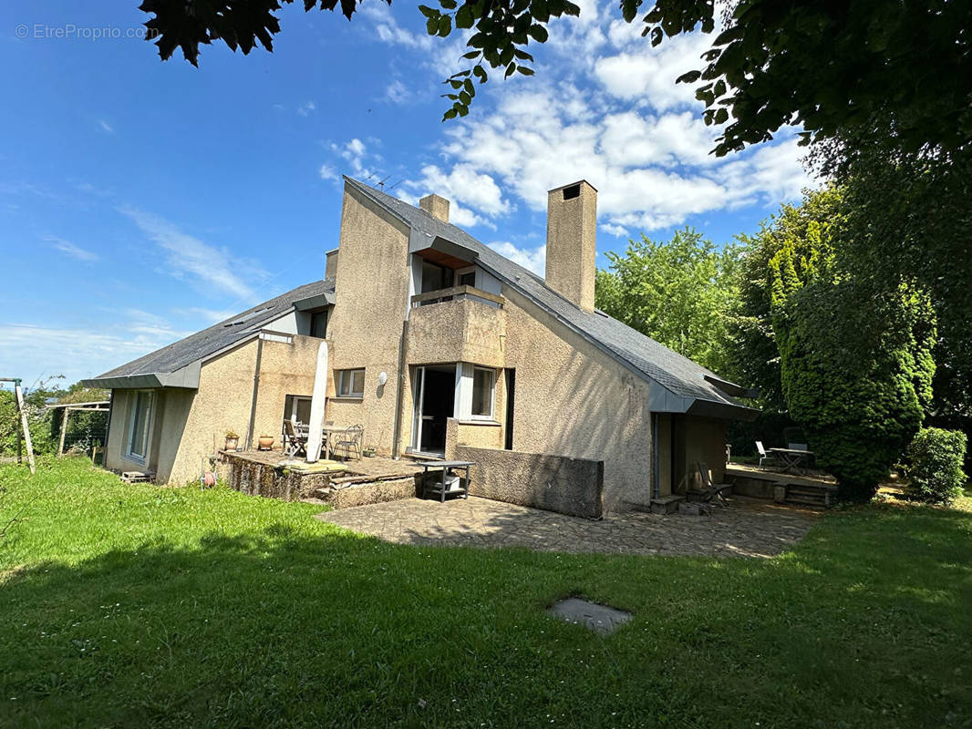 Maison à LUC-LA-PRIMAUBE