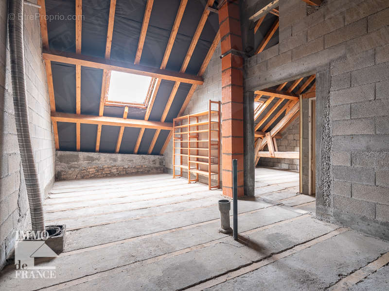 Maison à BELLEGARDE-SUR-VALSERINE