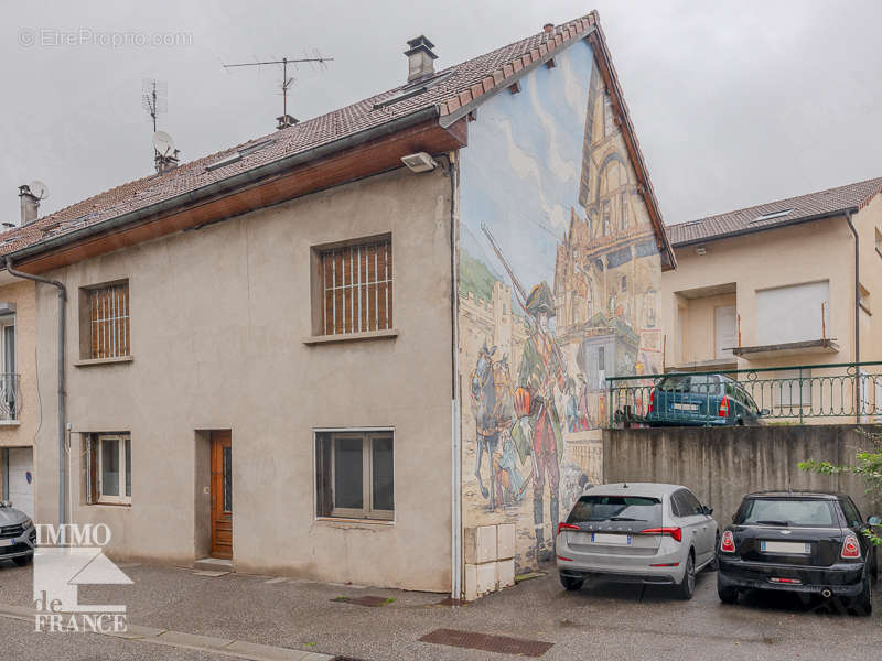 Maison à BELLEGARDE-SUR-VALSERINE