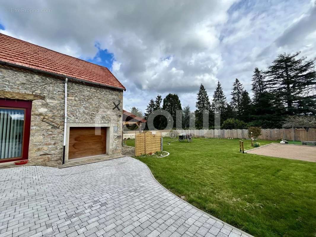 Maison à EBREUIL