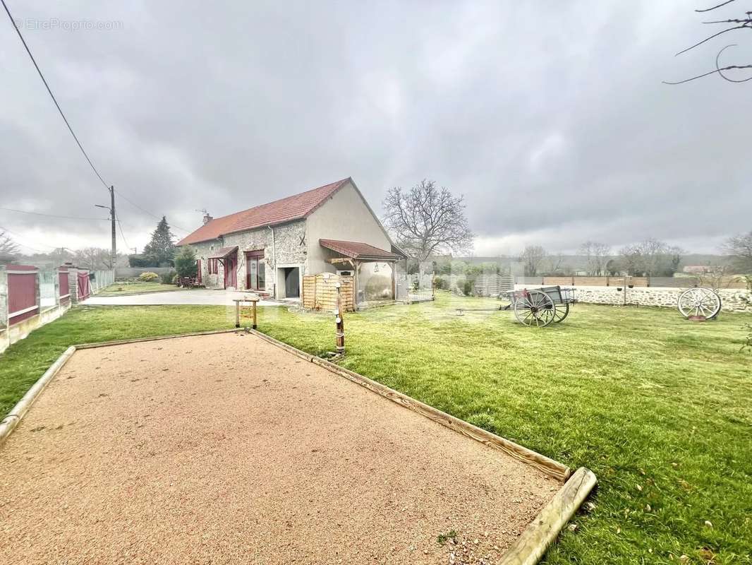 Maison à EBREUIL