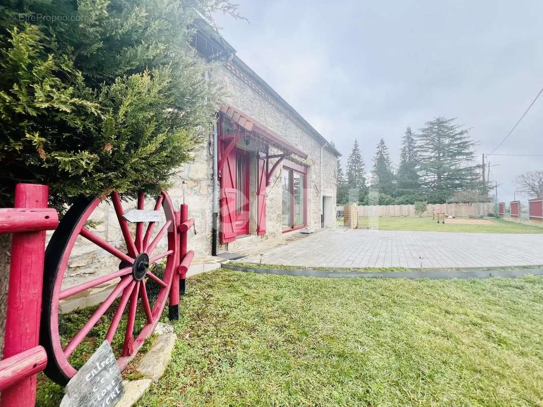 Maison à EBREUIL