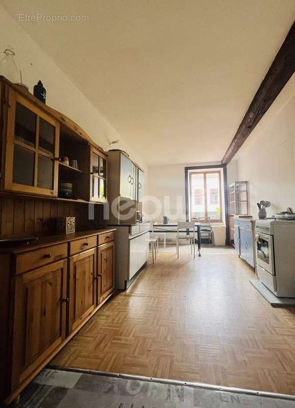 Appartement à CHATEAUNEUF-LES-BAINS