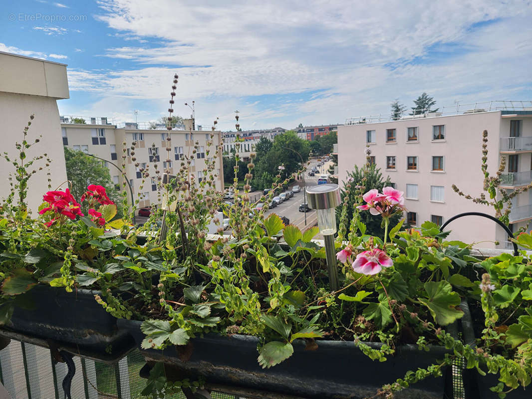 Appartement à FONTENAY-LE-FLEURY