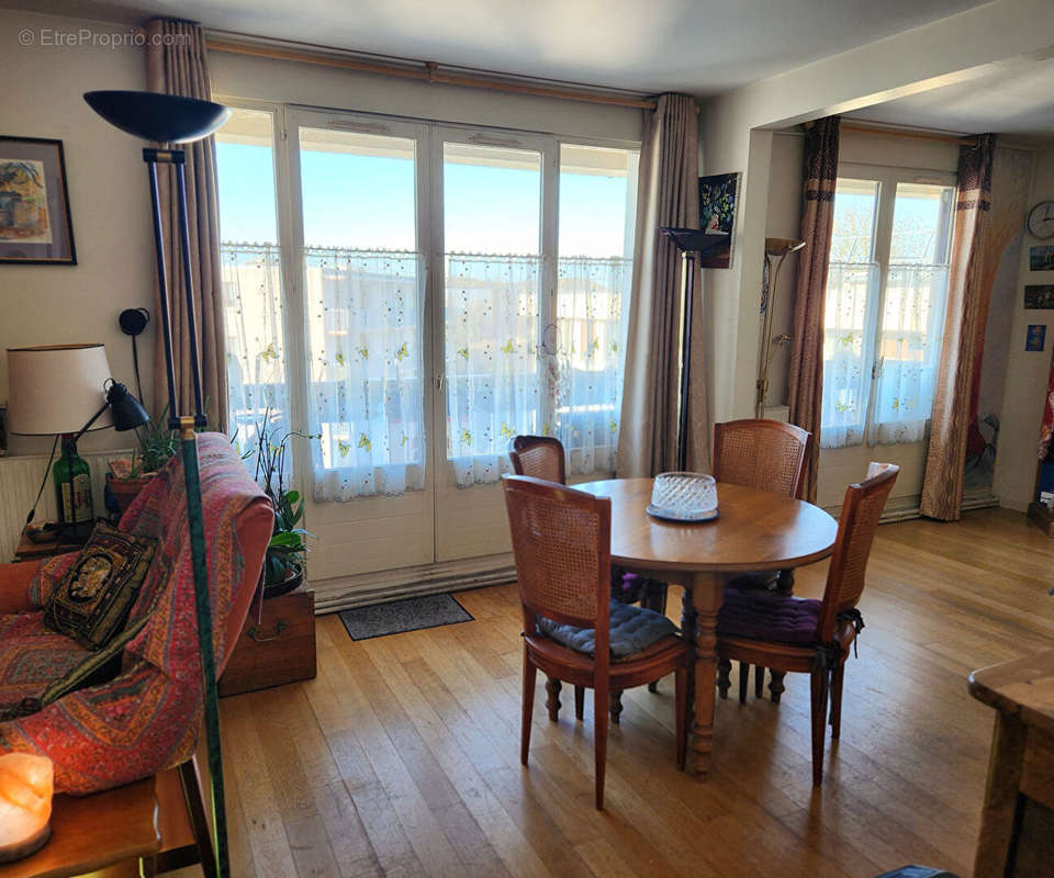 Appartement à FONTENAY-LE-FLEURY