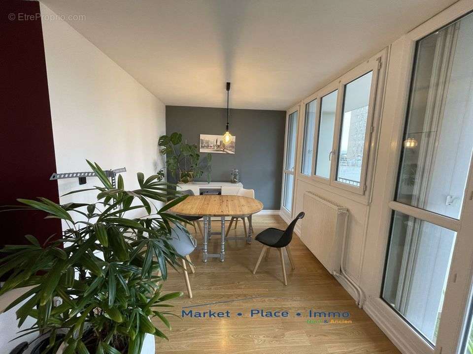 Macon, appratement T4 - Appartement à MACON