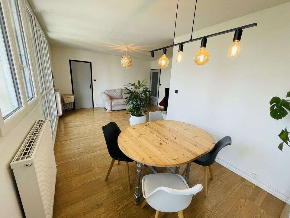 Macon, appratement T4 - Appartement à MACON