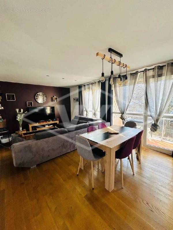 Appartement à QUINCY-SOUS-SENART