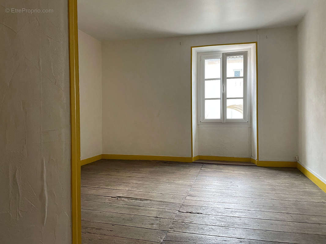 Appartement à LIGUGE