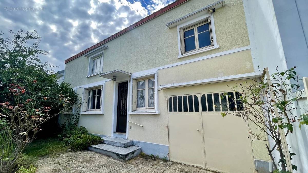 Maison à LE RAINCY