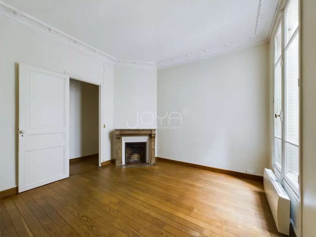 Appartement à PARIS-7E