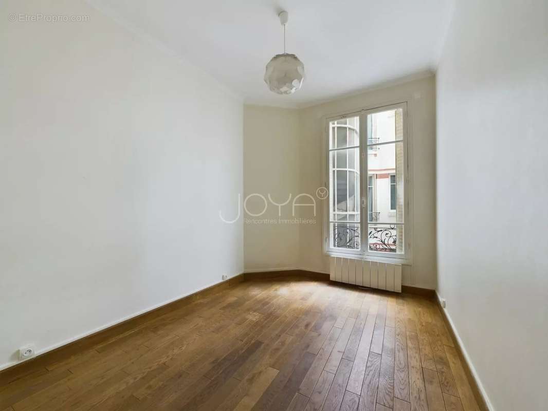 Appartement à PARIS-7E