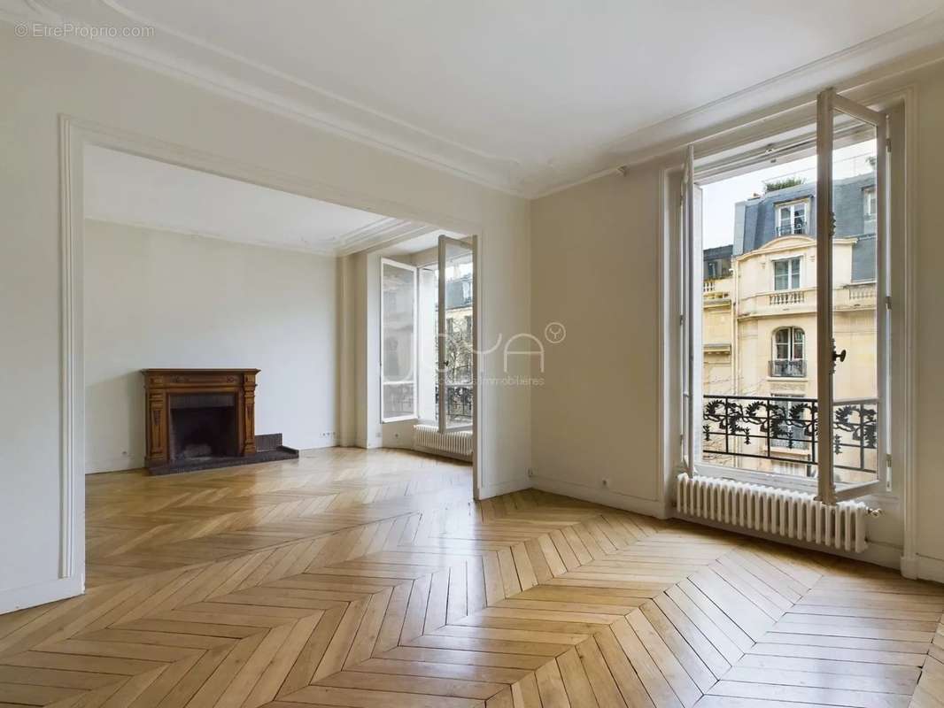 Appartement à PARIS-7E