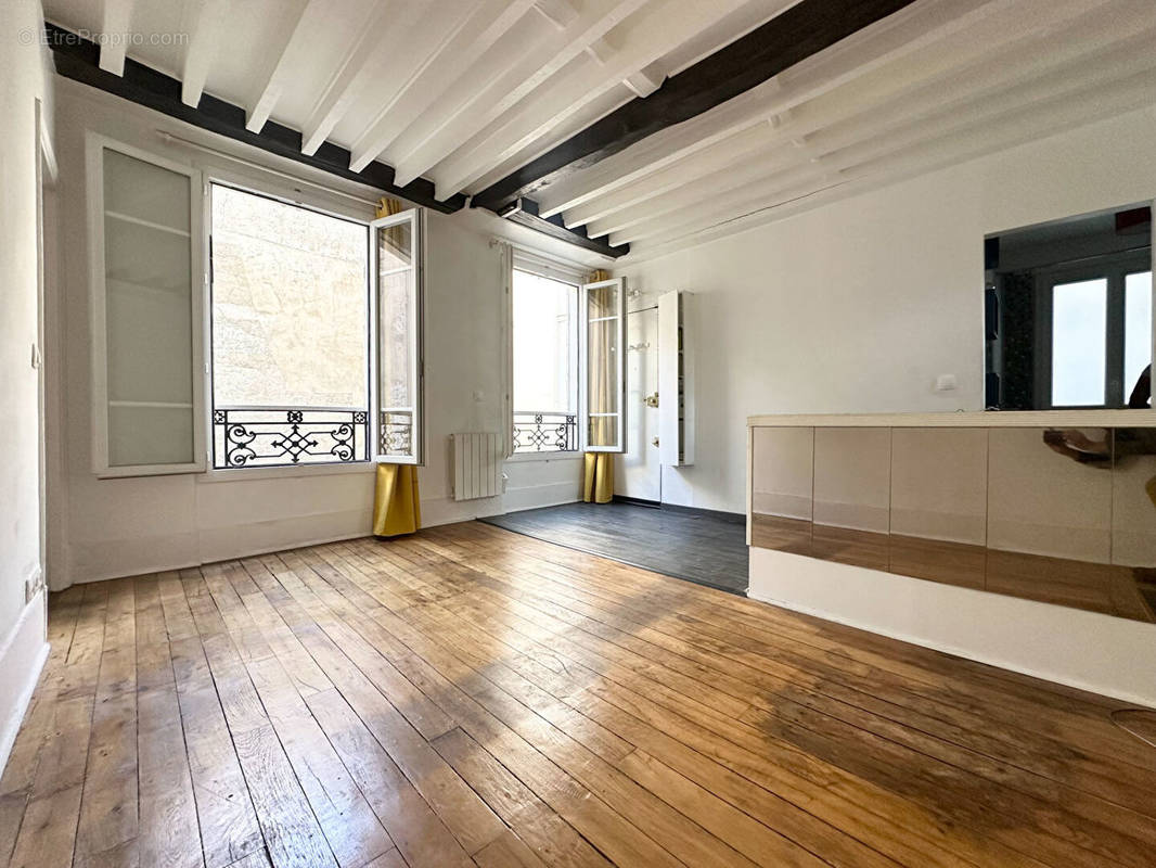 Appartement à PARIS-18E