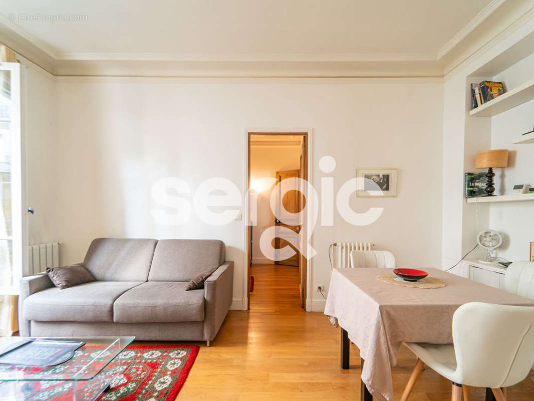 Appartement à PARIS-18E