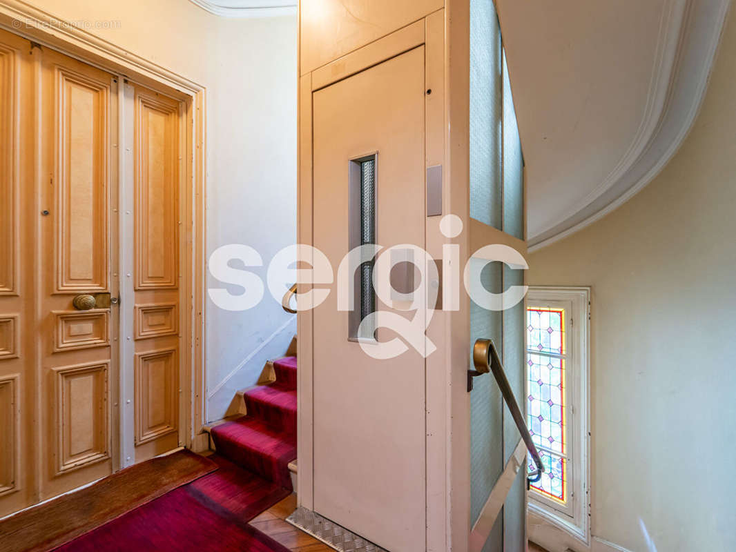 Appartement à PARIS-18E