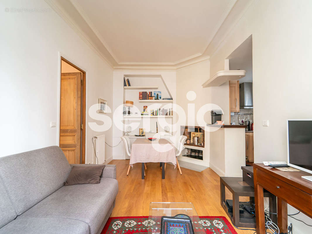 Appartement à PARIS-18E