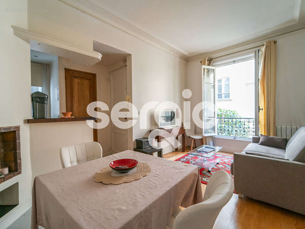 Appartement à PARIS-18E