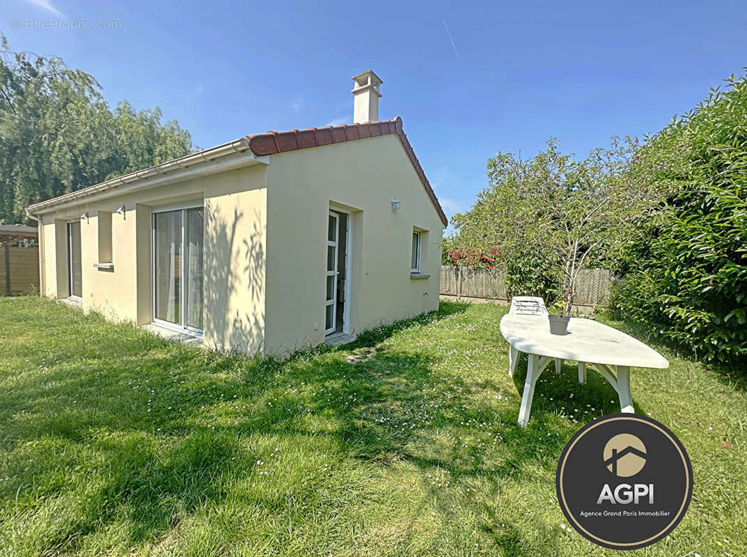 Appartement à LE MESNIL-SAINT-DENIS