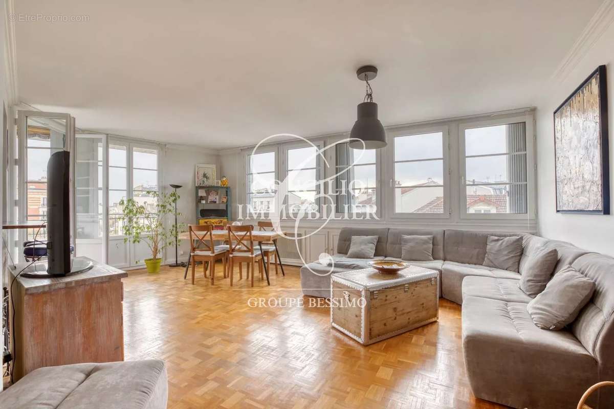 Appartement à LA GARENNE-COLOMBES