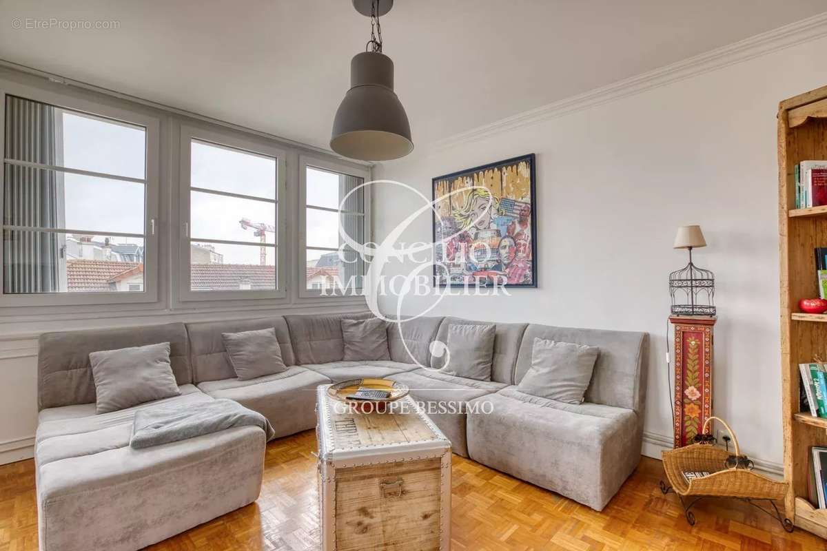 Appartement à LA GARENNE-COLOMBES