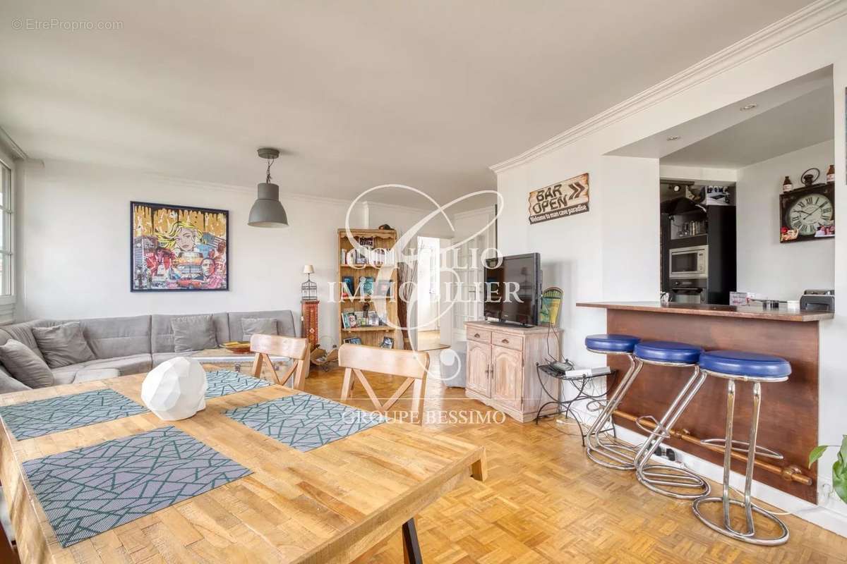 Appartement à LA GARENNE-COLOMBES