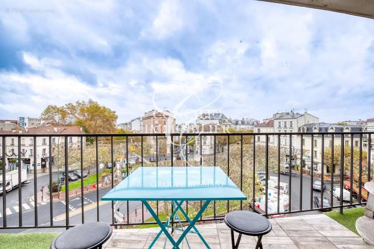 Appartement à LA GARENNE-COLOMBES