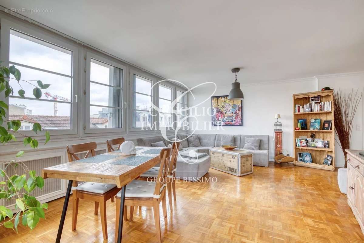 Appartement à LA GARENNE-COLOMBES