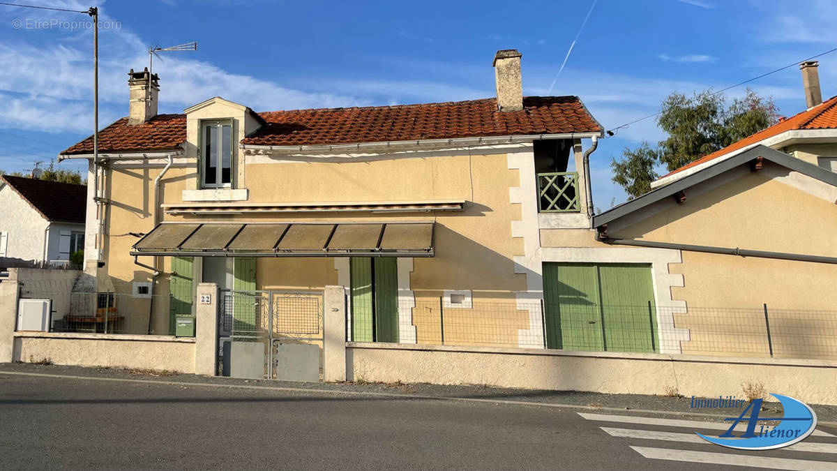 Maison à SAINT-ASTIER