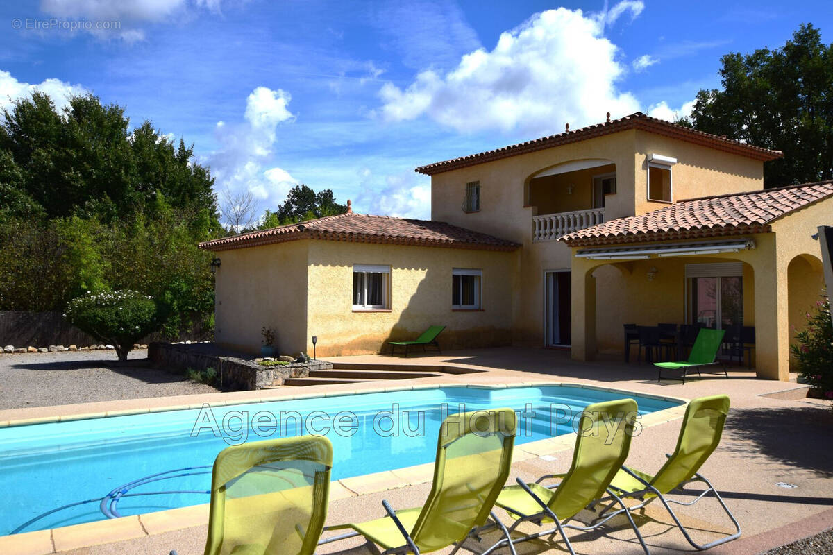 Maison à SAINT-CEZAIRE-SUR-SIAGNE