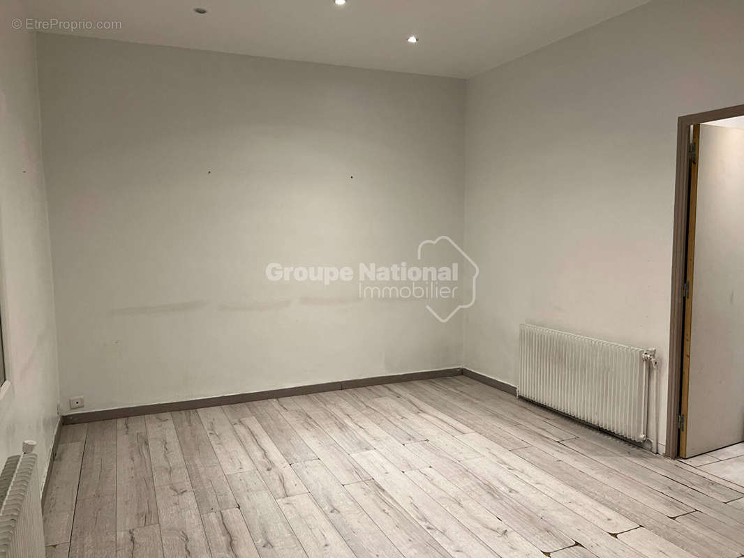 Appartement à MARSEILLE-4E