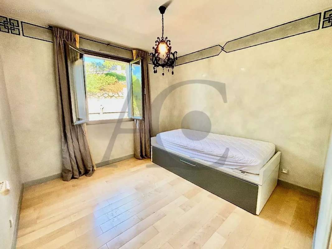 Appartement à VILLENEUVE-LOUBET