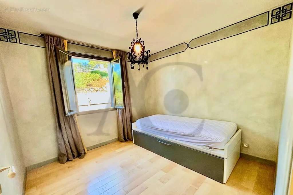 Appartement à VILLENEUVE-LOUBET