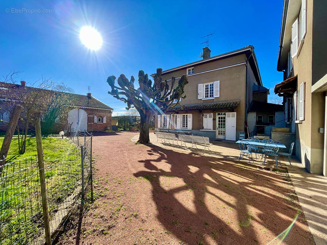 Maison à BELLEVILLE