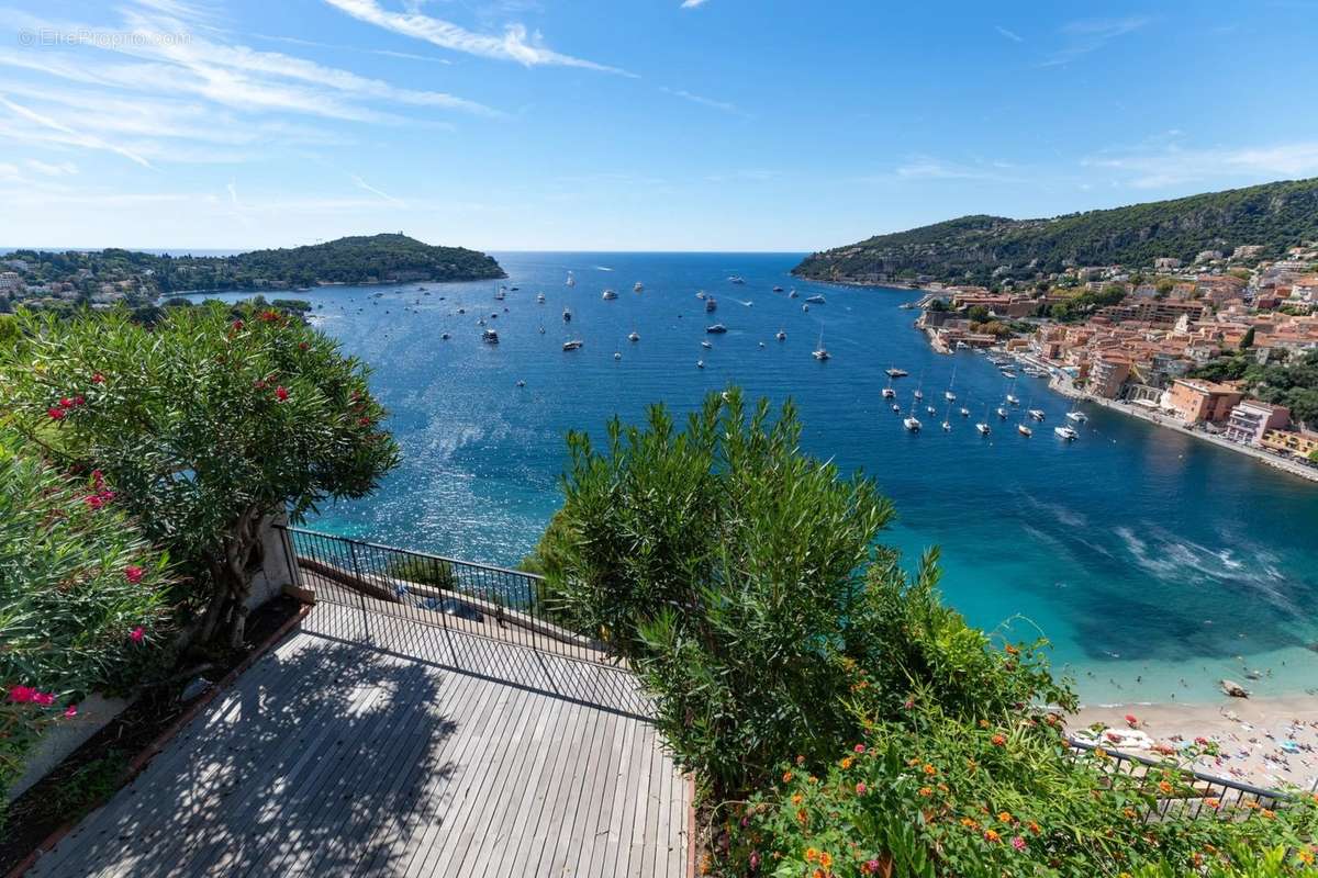 Appartement à VILLEFRANCHE-SUR-MER