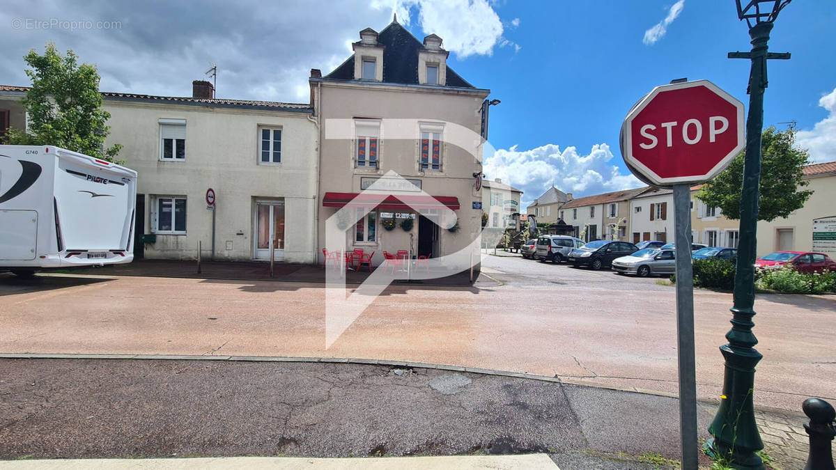 Maison à MAREUIL-SUR-LAY-DISSAIS