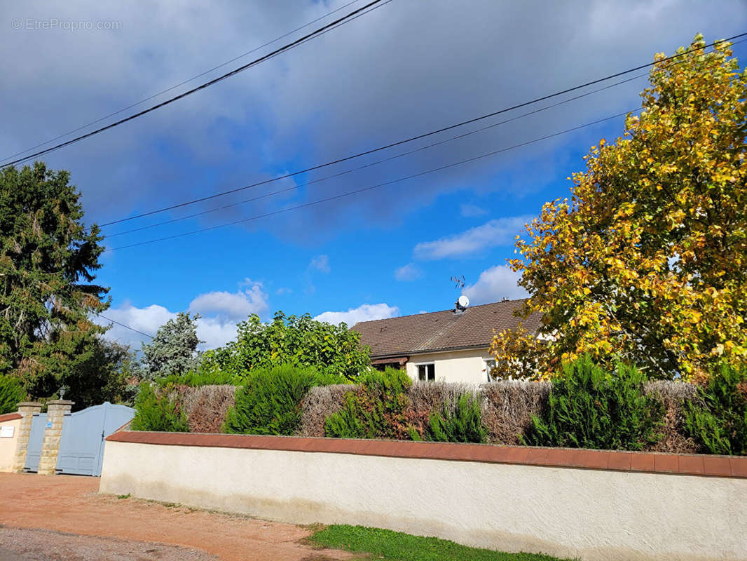 Maison à LOUCHY-MONTFAND