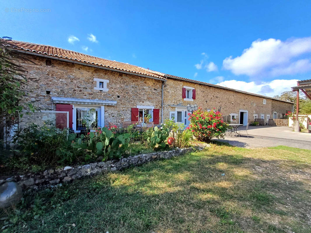 Maison à CHASSENEUIL-SUR-BONNIEURE